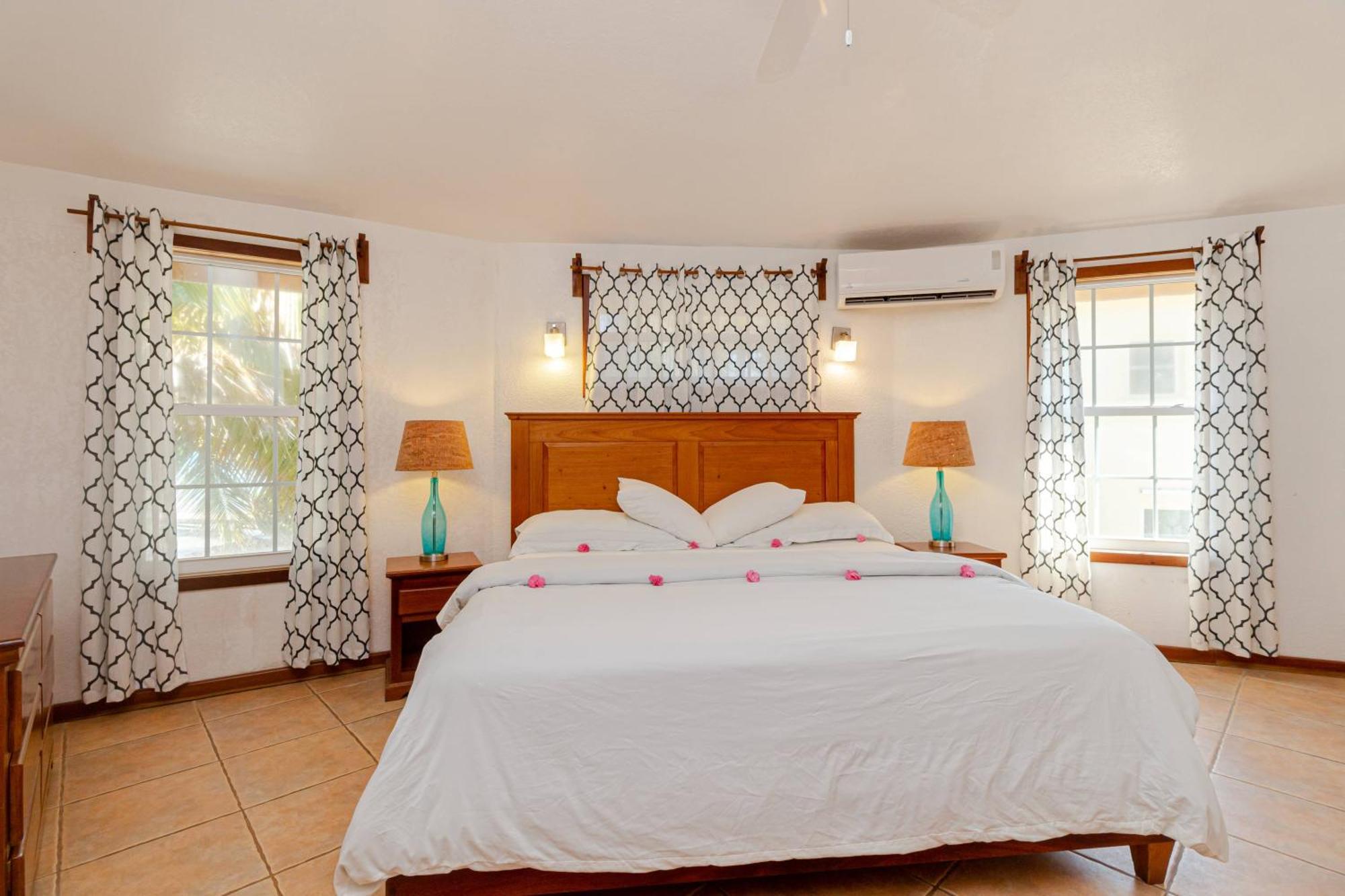 White Sands Cove San Pedro  Bagian luar foto